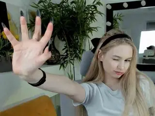 AvaDaviis toy webcam video